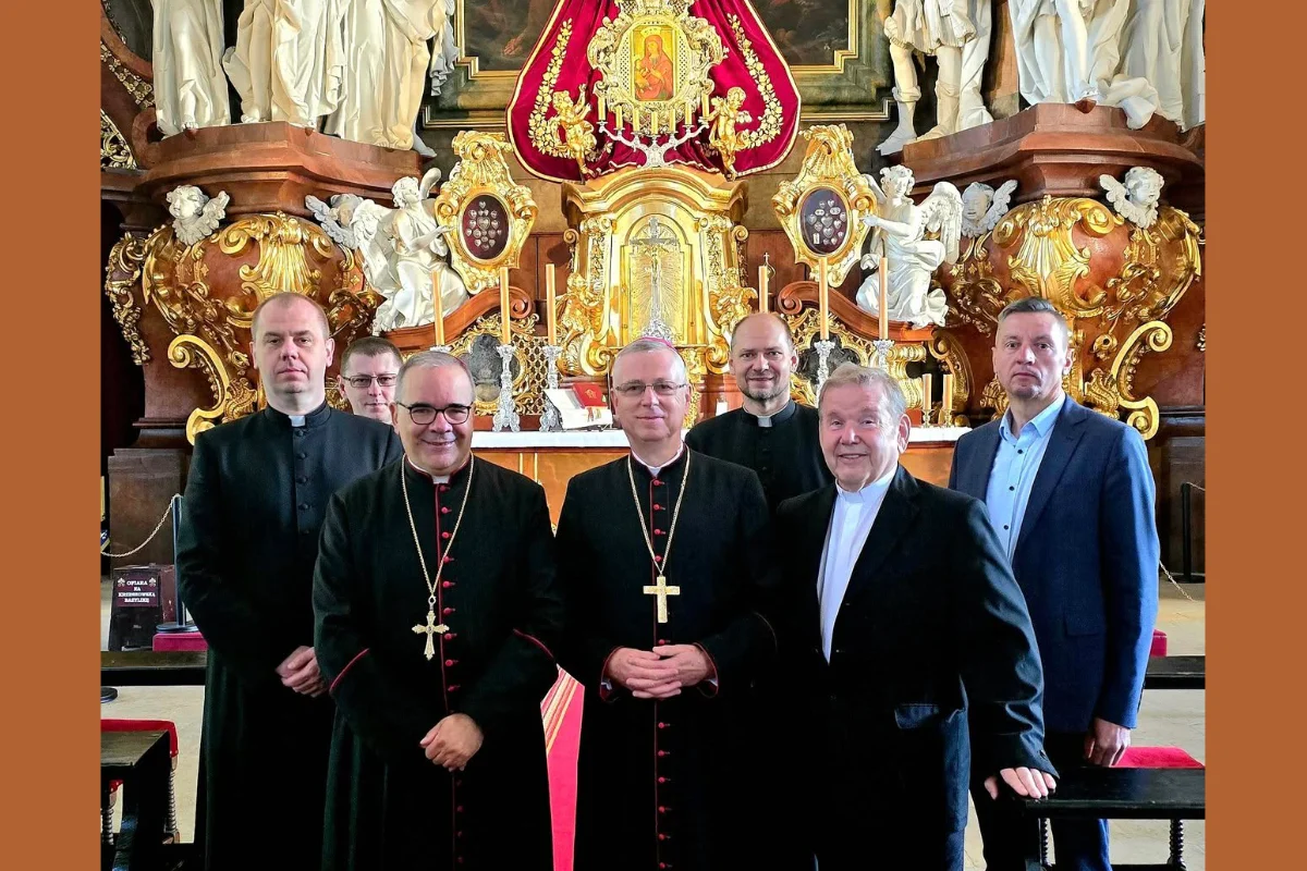 Abp Antonio Guido Filipazzi, Nuncjusz Apostolski w Polsce i Biskup Legnicki Andrzej Siemieniewski
